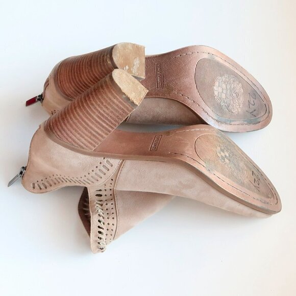 Vince Camuto Beige Suede Leather Block Heel Ankle Boots / Booties Size 9 - Picture 13 of 16